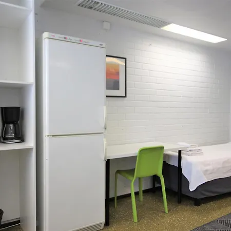 埃斯波奥塔涅米奥卢弗里农旅馆 旅馆 *