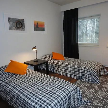 埃斯波奥塔涅米奥卢弗里农旅馆 *