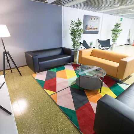 埃斯波奥塔涅米奥卢弗里农旅馆 旅馆 *