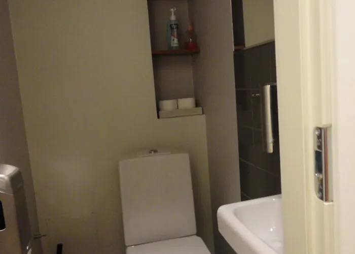 Forenom Otaniemi Hostelli *