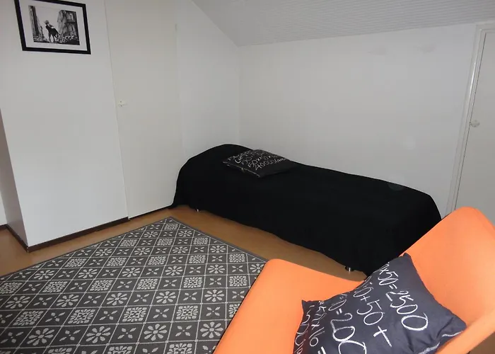 بيت شباب فورينوم هوستيل إيسبو أوتانيمي *